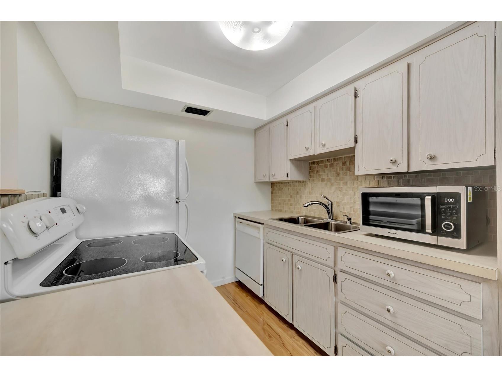 650 Pinellas Point Drive S #205 Saint Petersburg FL 33705 TB8478366 image22