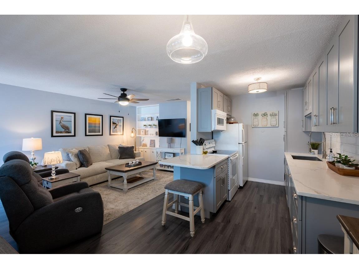 650 Pinellas Point Drive S #211 Saint Petersburg FL 33705 TB8434301 image3