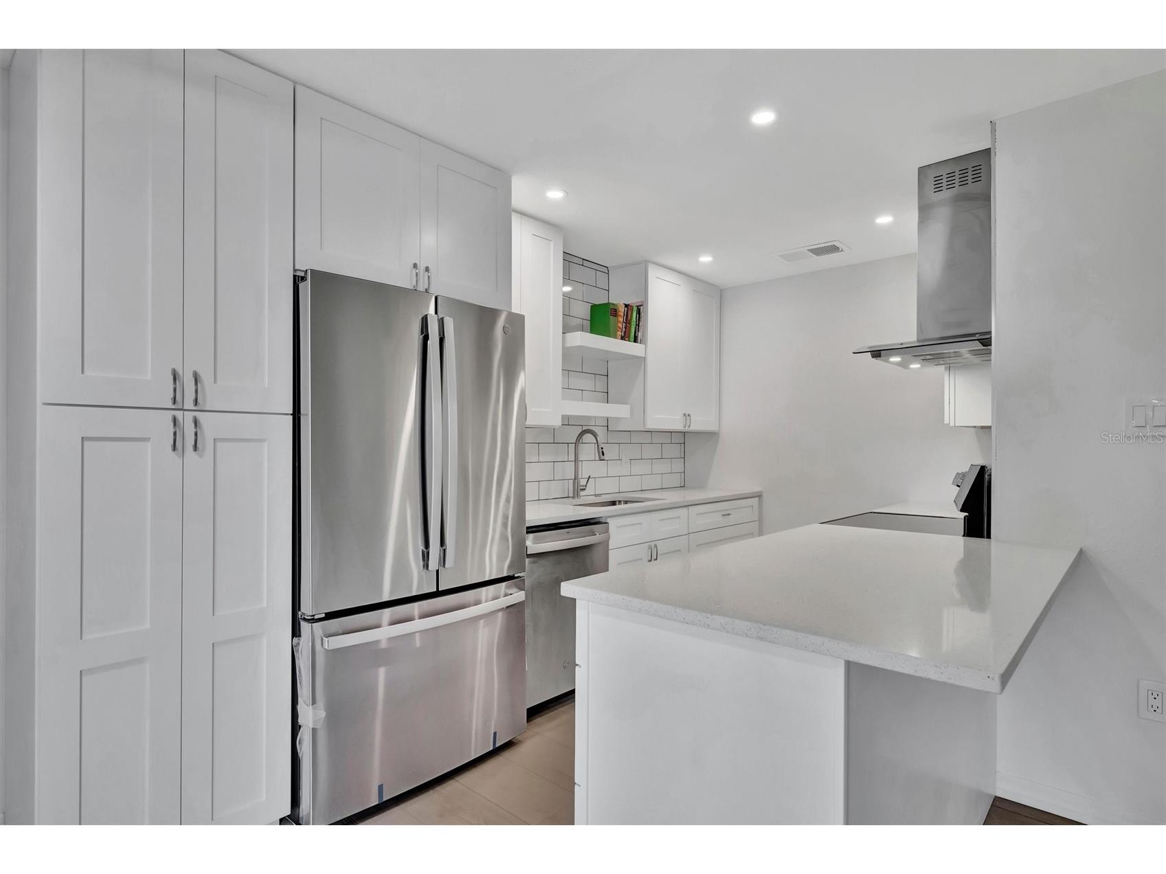650 Pinellas Point Drive S #216 Saint Petersburg FL 33705 TB8509795 image10