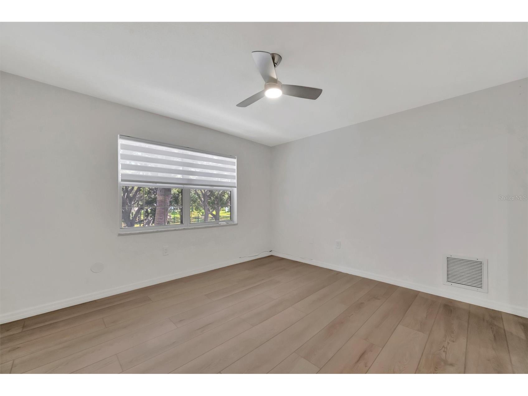650 Pinellas Point Drive S #216 Saint Petersburg FL 33705 TB8509795 image17