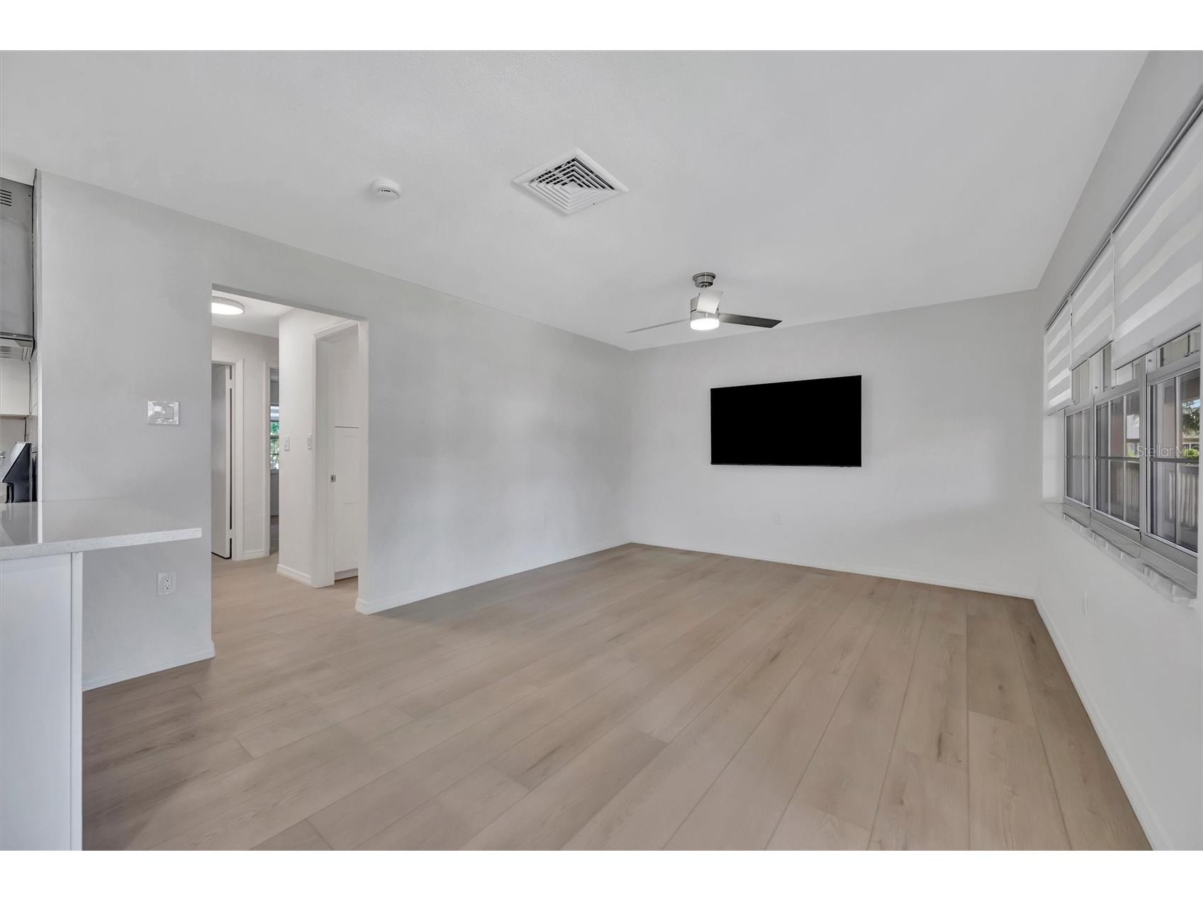 650 Pinellas Point Drive S #216 Saint Petersburg FL 33705 TB8509795 image5