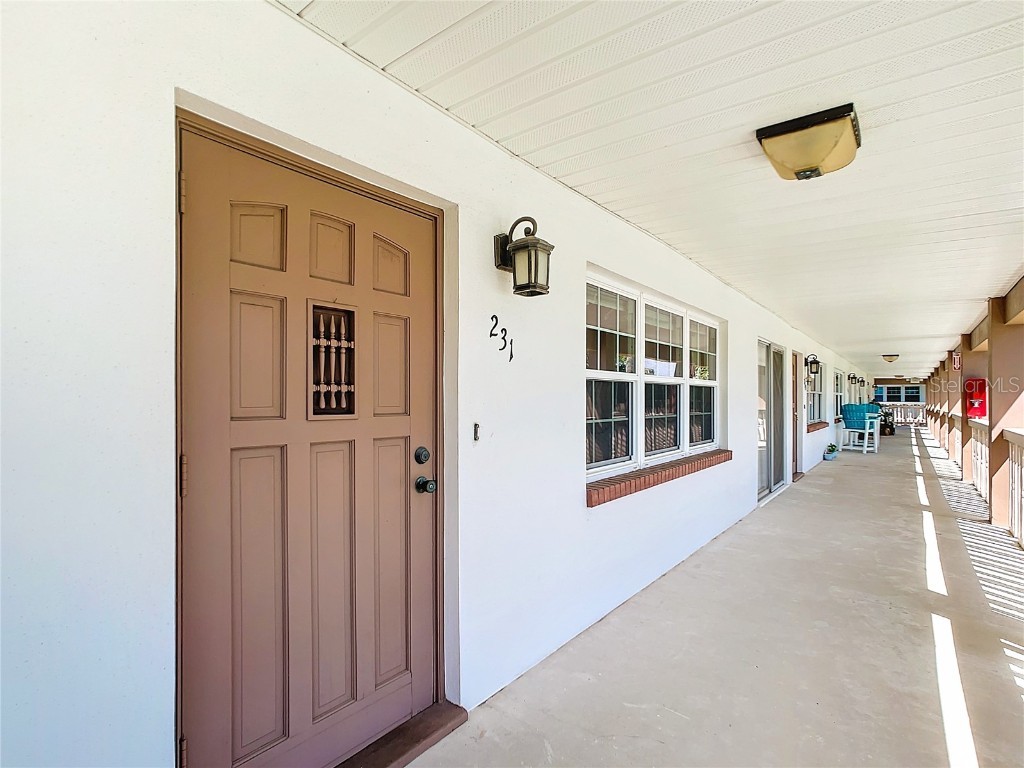 650 Pinellas Point Drive S #231 Saint Petersburg FL 33705 U8237655 image2