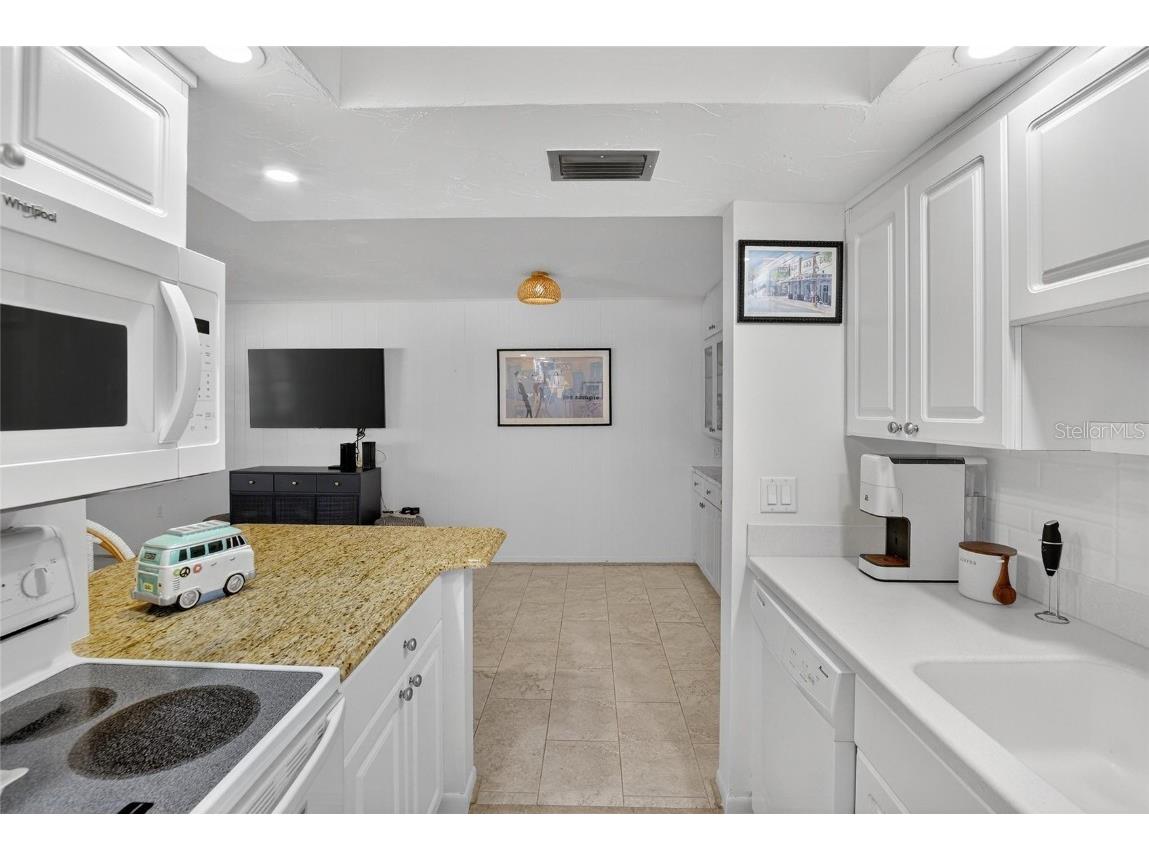 650 Pinellas Point Drive S #236 Saint Petersburg FL 33705 C7518558 image10