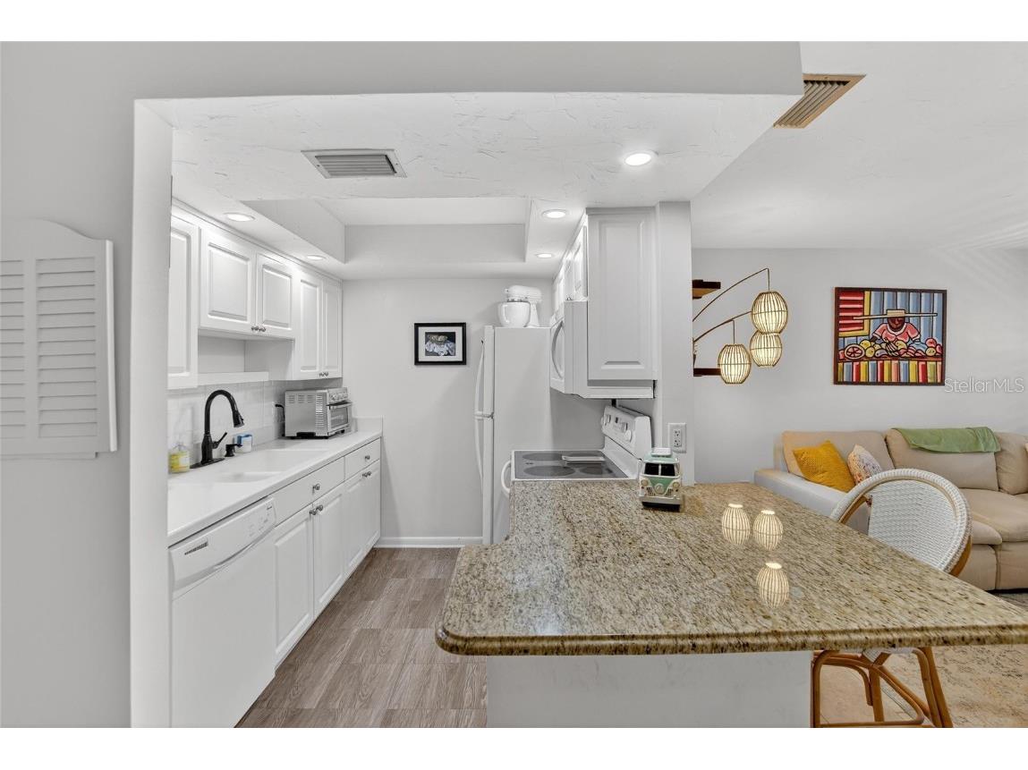 650 Pinellas Point Drive S #236 Saint Petersburg FL 33705 C7518558 image7