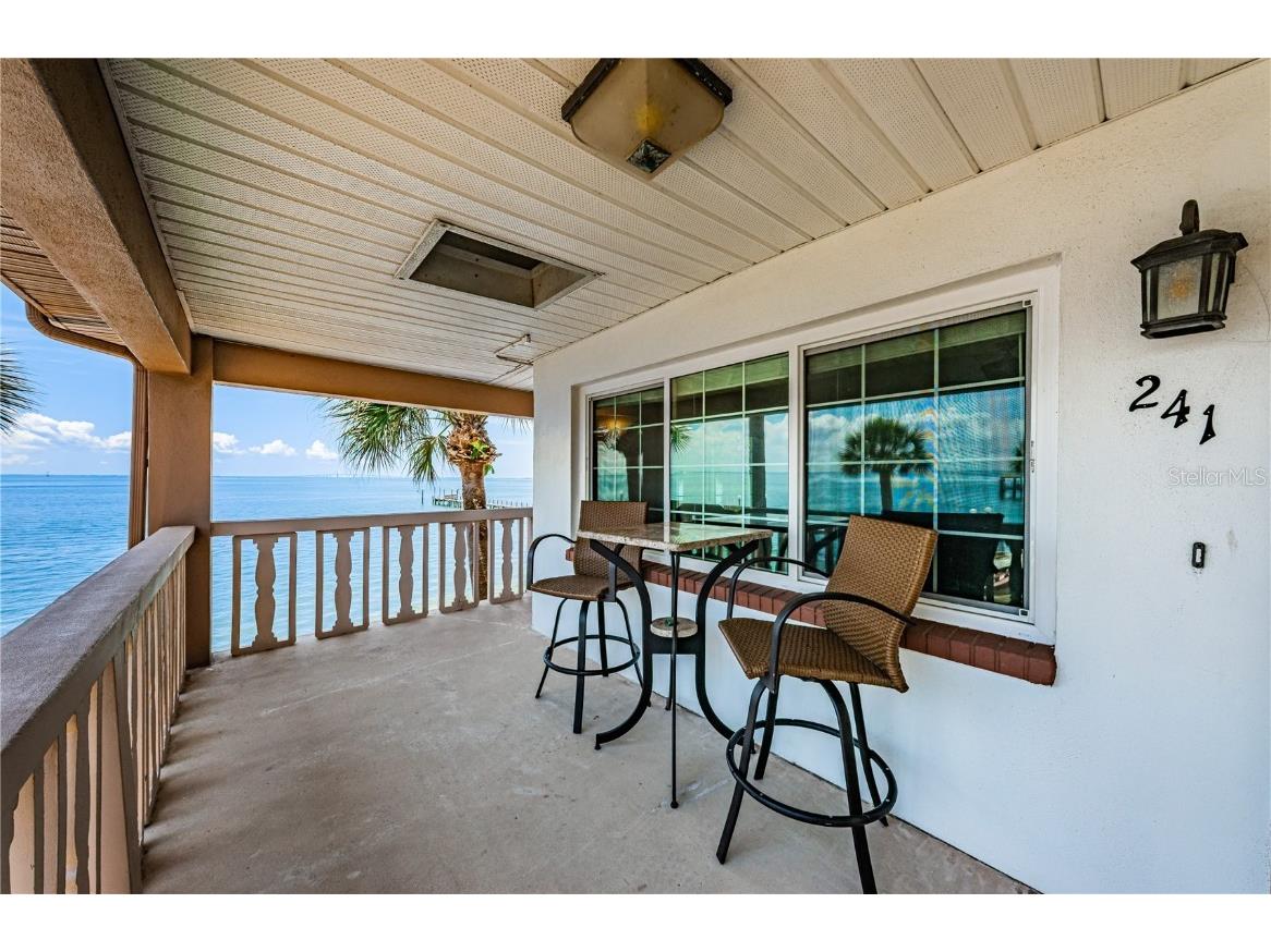 650 Pinellas Point Drive S #241 Saint Petersburg FL 33705 U8201483 image1