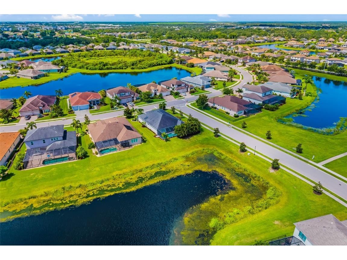 650 Rosemary Circle Bradenton FL 34212 A4655245 image2