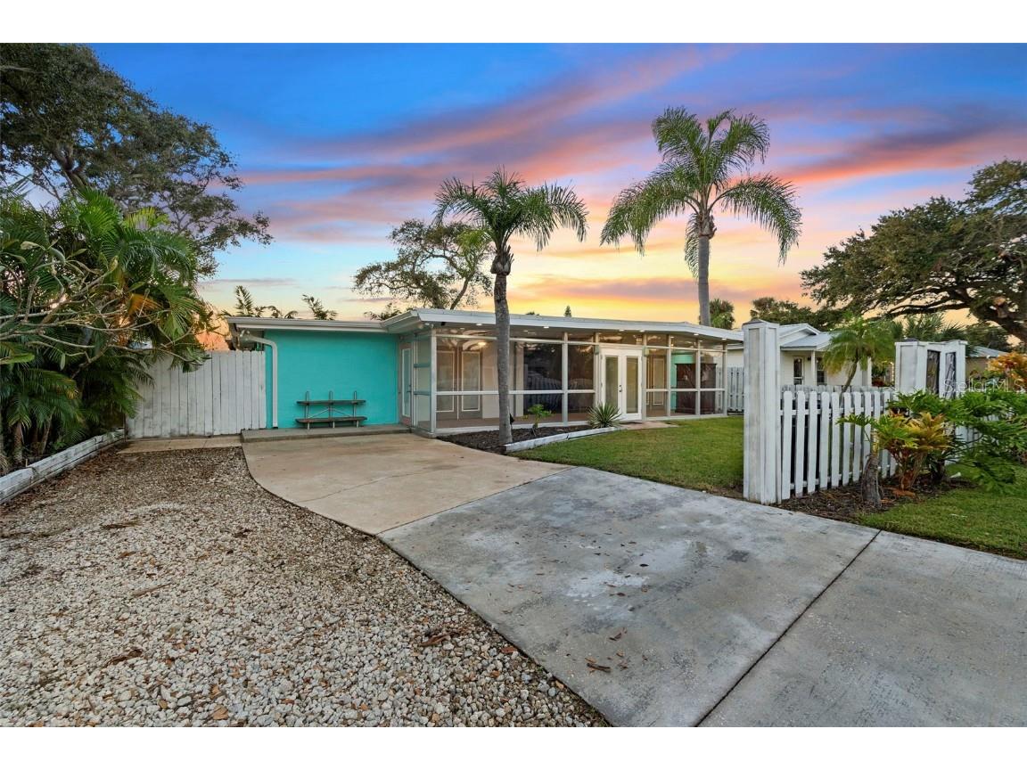 650 S Pine Street New Smyrna Beach FL 32169 V4945933 image1