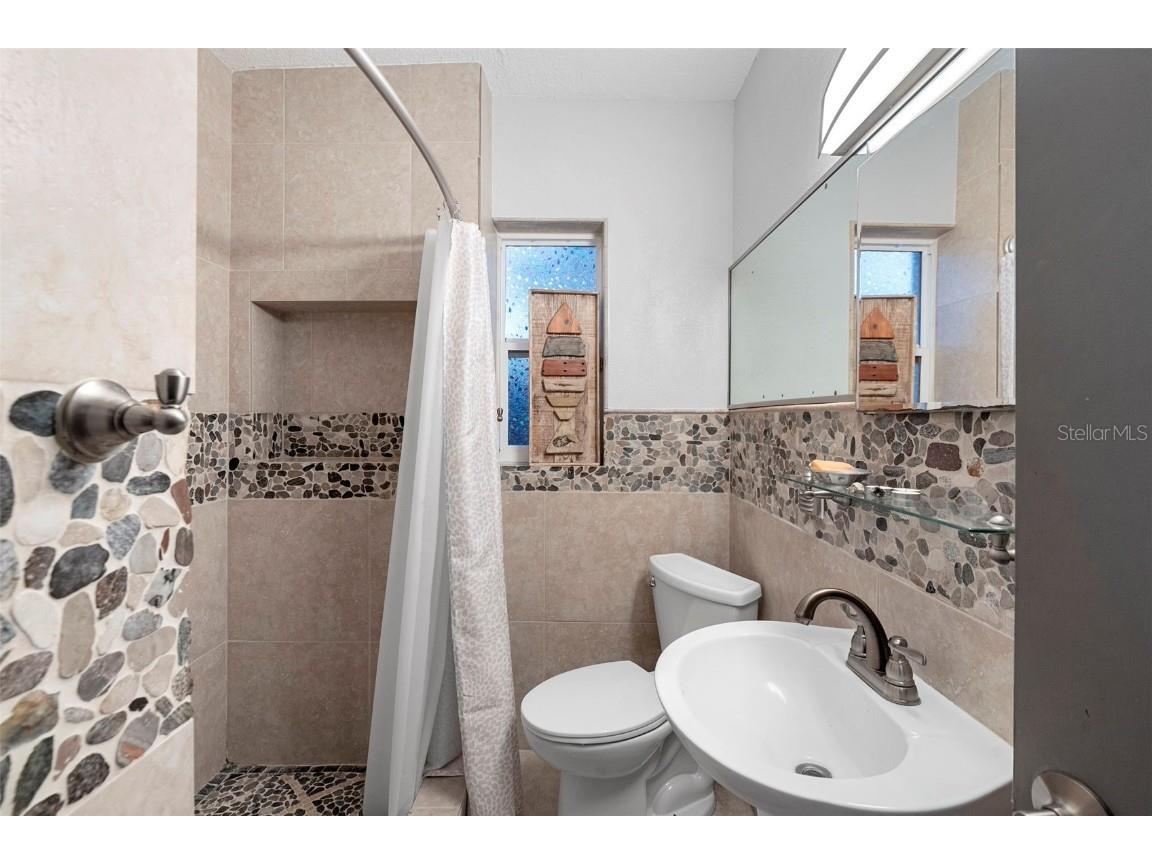 650 S Pine Street New Smyrna Beach FL 32169 V4945933 image43