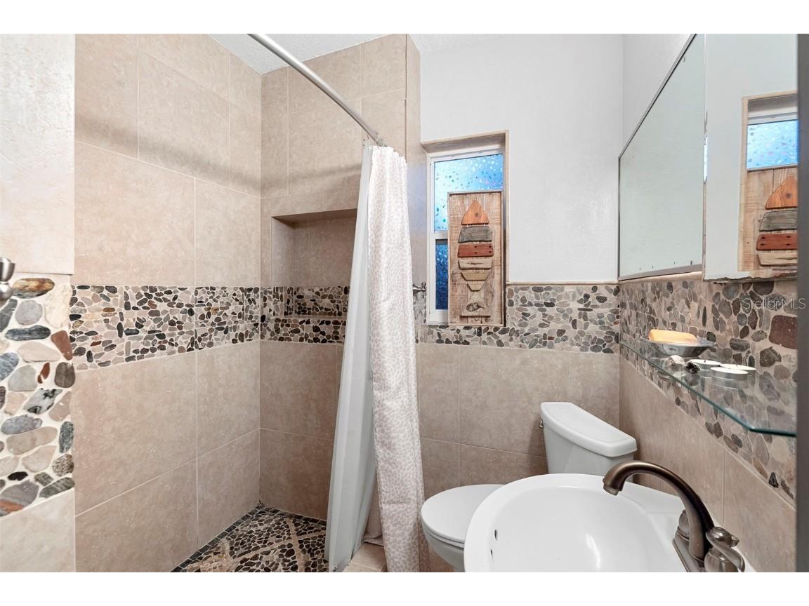 650 S Pine Street New Smyrna Beach FL 32169 V4945933 image44