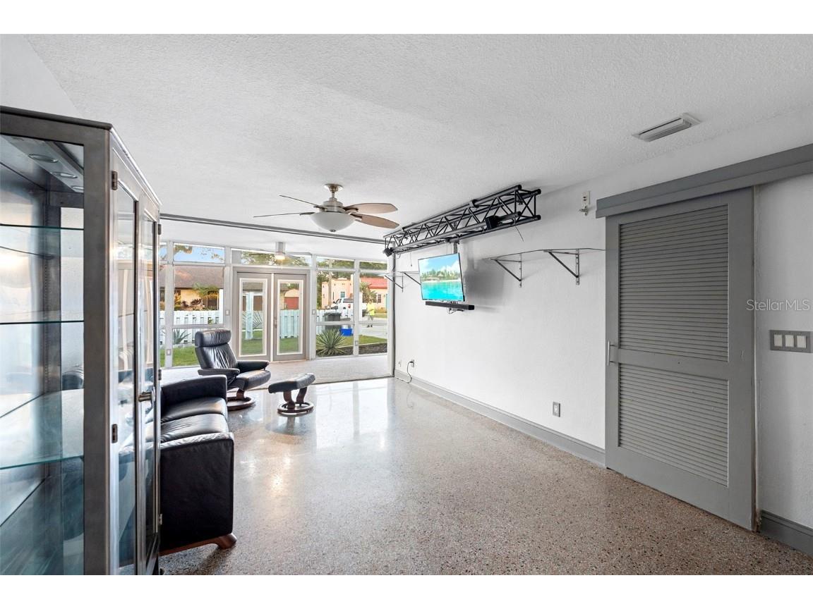 650 S Pine Street New Smyrna Beach FL 32169 V4945933 image7