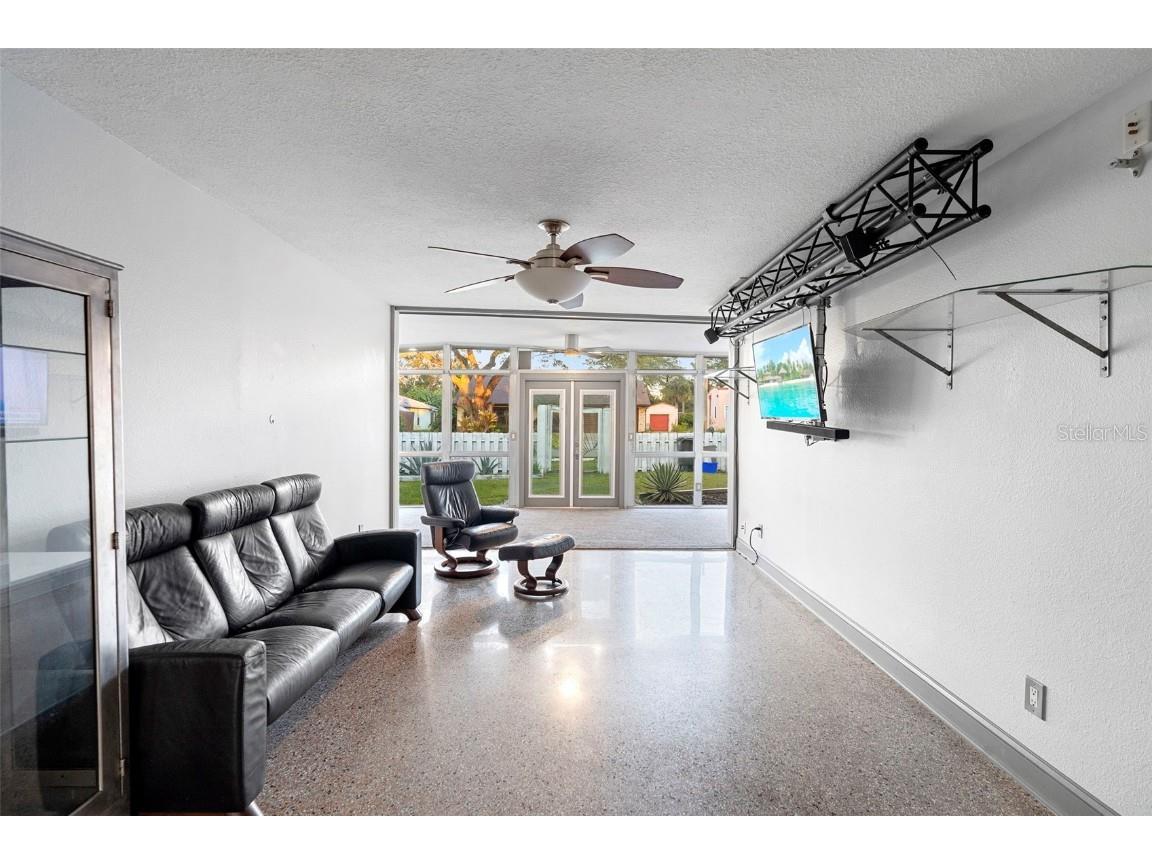 650 S Pine Street New Smyrna Beach FL 32169 V4945933 image8