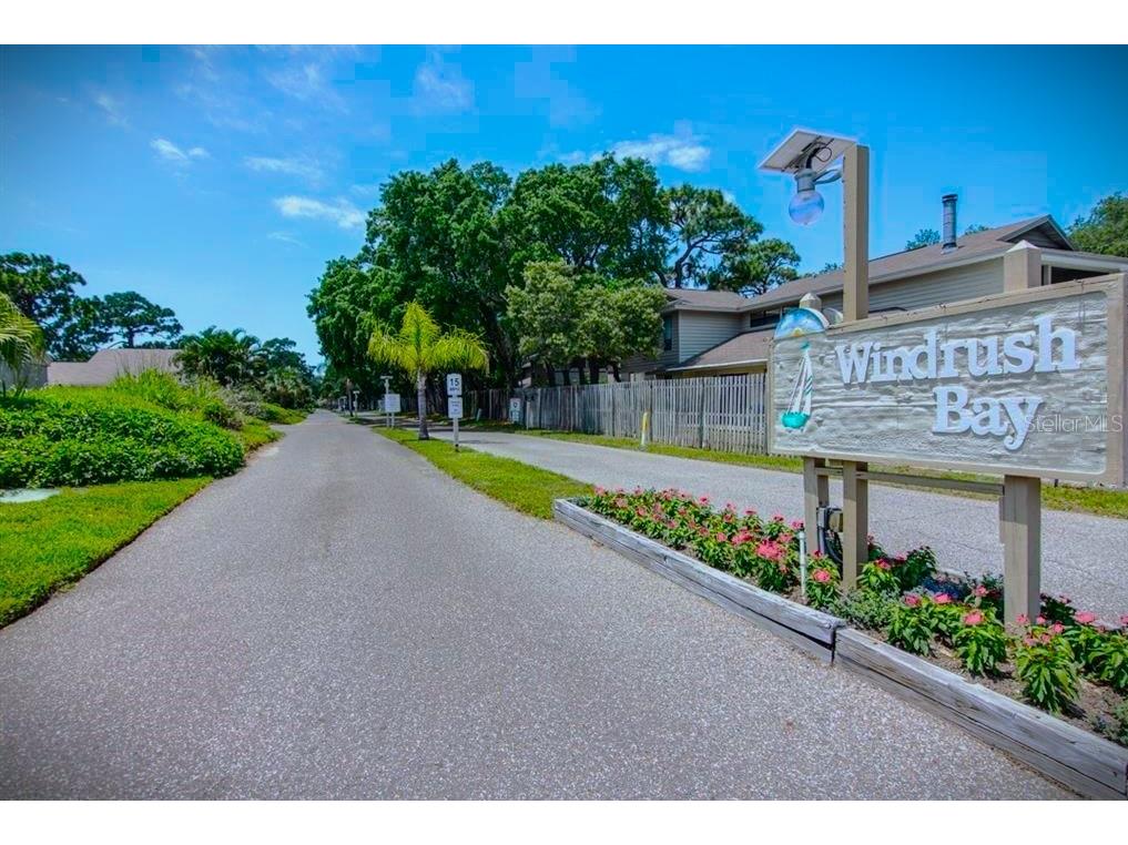 650 Windrush Bay Drive #210 Tarpon Springs FL 34689 U8196331 image1