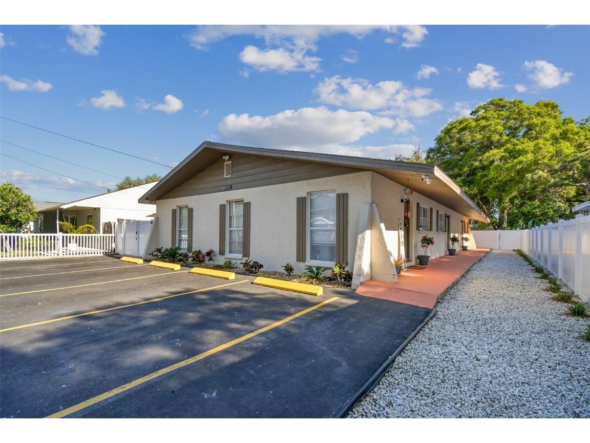 6500 50th Avenue N Saint Petersburg FL 33709 U8242233 image1
