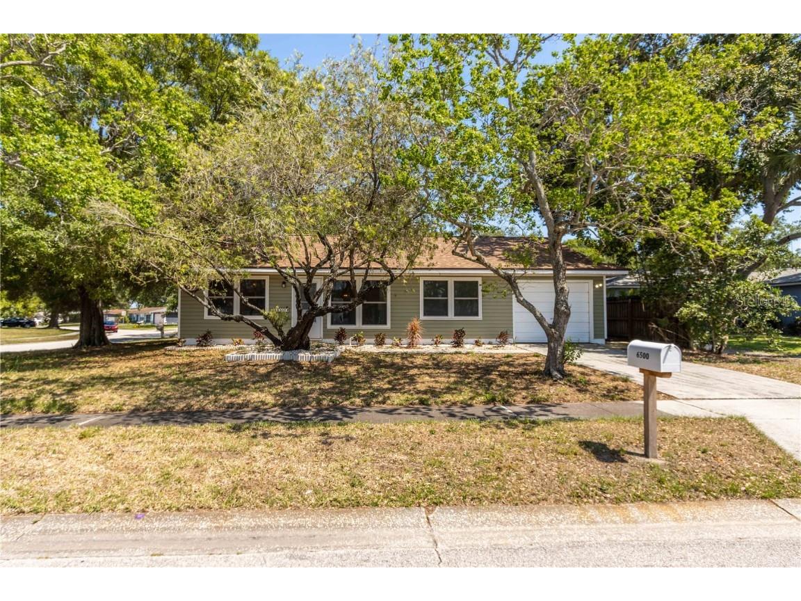 6500 Briar Ridge Court N Pinellas Park FL 33782 U8200472 image1