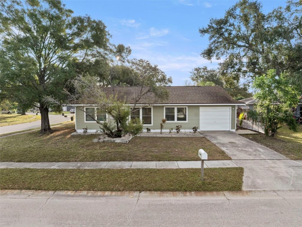 6500 Briar Ridge Court N Pinellas Park FL 33782 TB8458417 image1