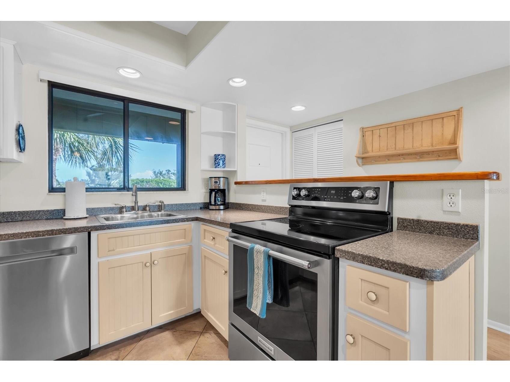 6500 Flotilla Drive #187 Holmes Beach FL 34217 - ANNA MARIA SOUND A4693561 image18