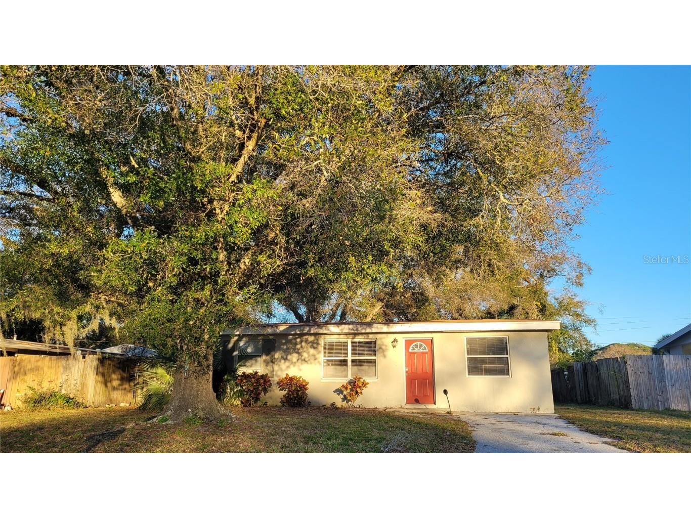 6501 65th Street N Pinellas Park FL 33781 U8229565 image1