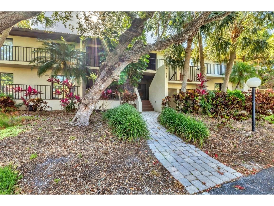 6501 Mourning Dove Drive #215 Bradenton FL 34210 A4653972 image1