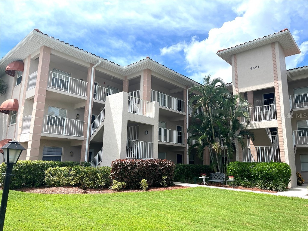 6501 Stone River Road #301 Bradenton FL 34203 A4622741 image1