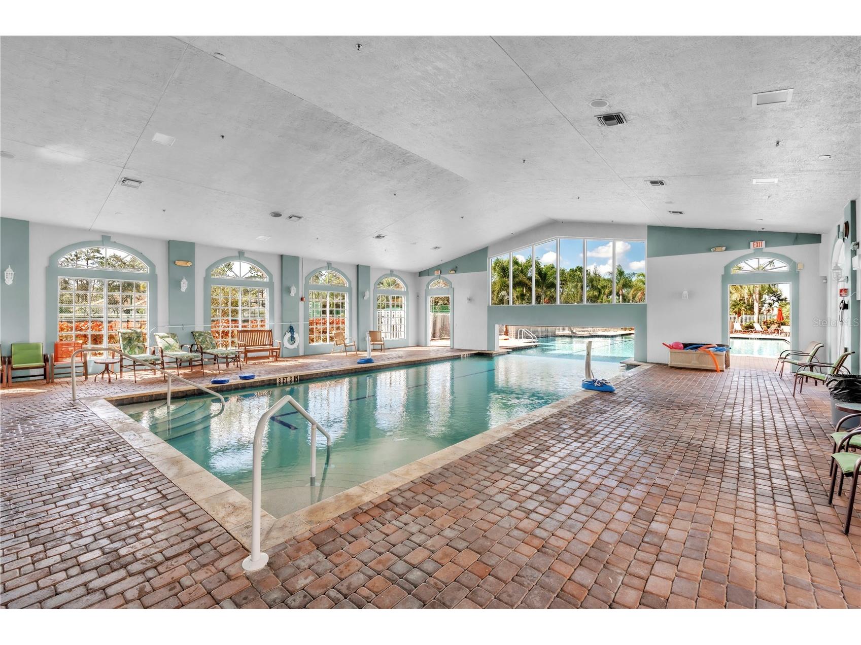 6502 42nd Street E Sarasota FL 34243 A4676971 image38