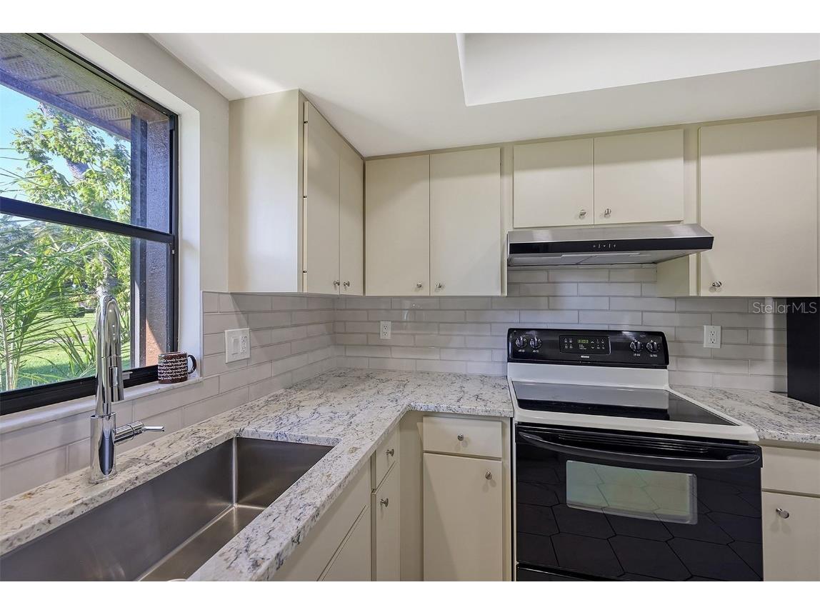 6502 Heritage Lane Bradenton FL 34209 A4667807 image6