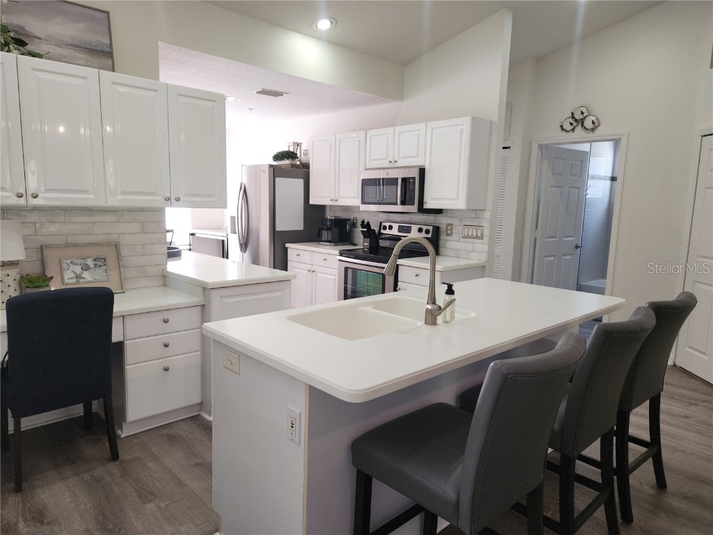 6503 Fairway Gardens Drive Bradenton FL 34203 A4673242 image10