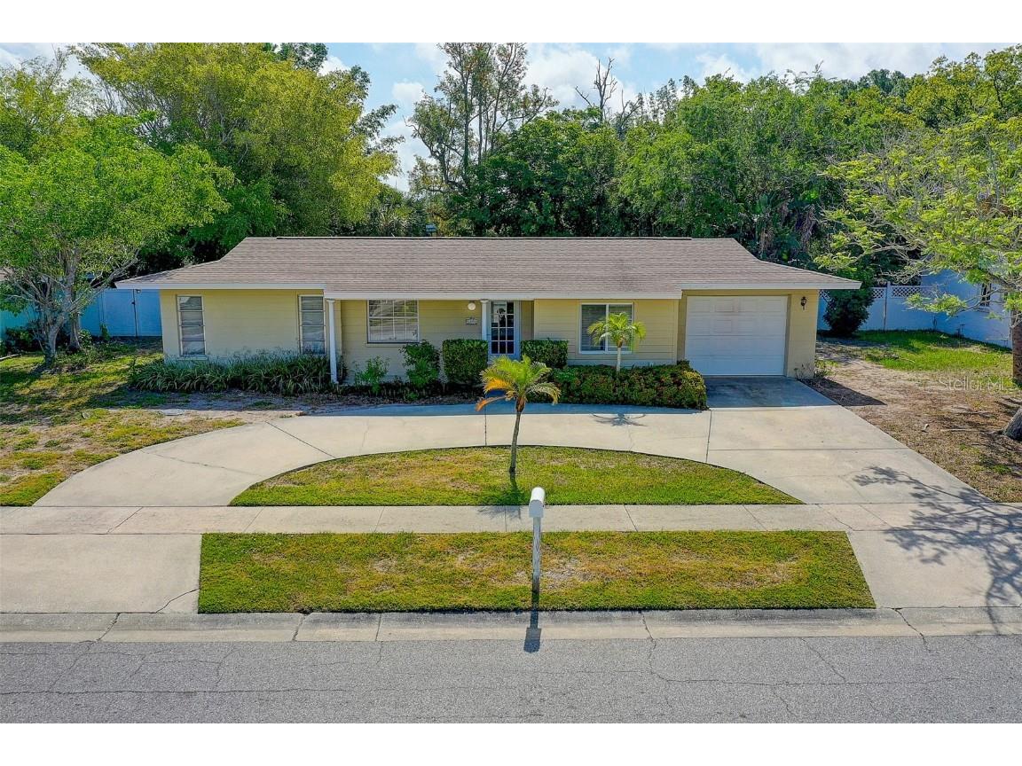 6505 Colonial Drive Sarasota FL 34231 A4609782 image1