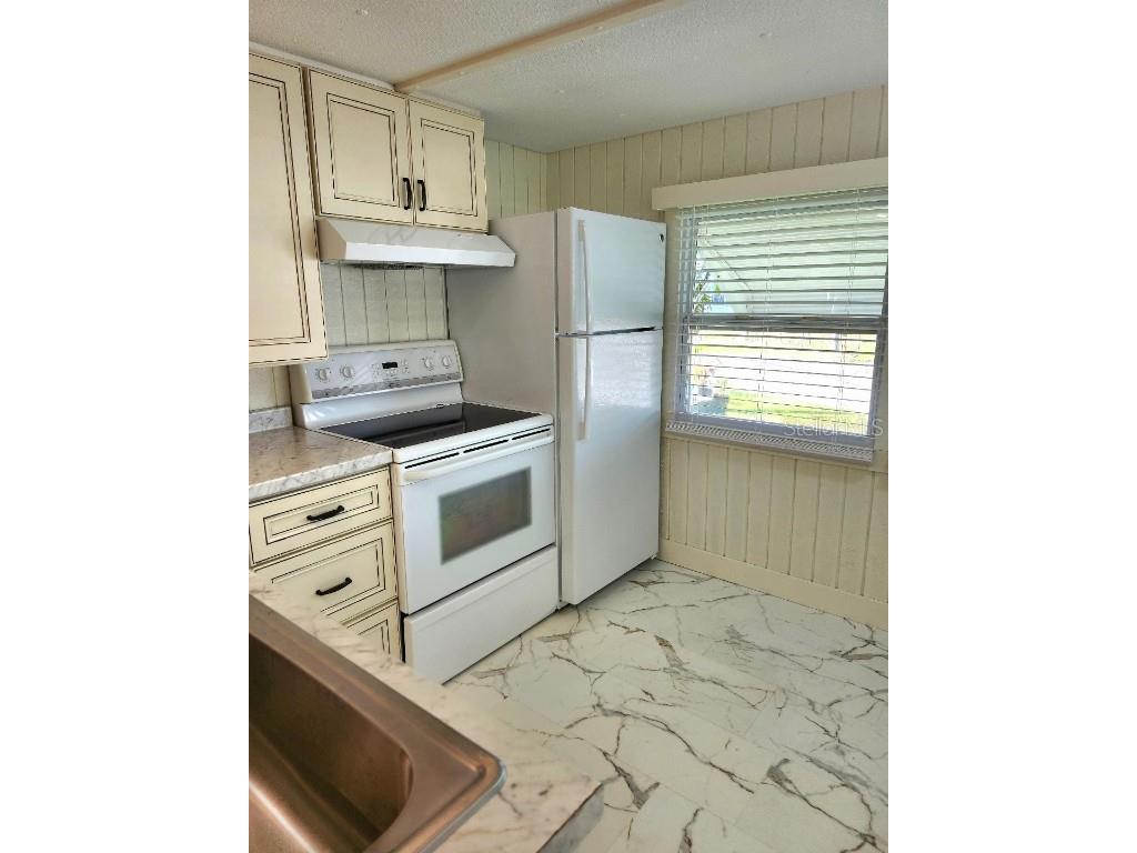 6505 Kansas Street Bradenton FL 34207 - SARASOTA BAY A4670016 image10