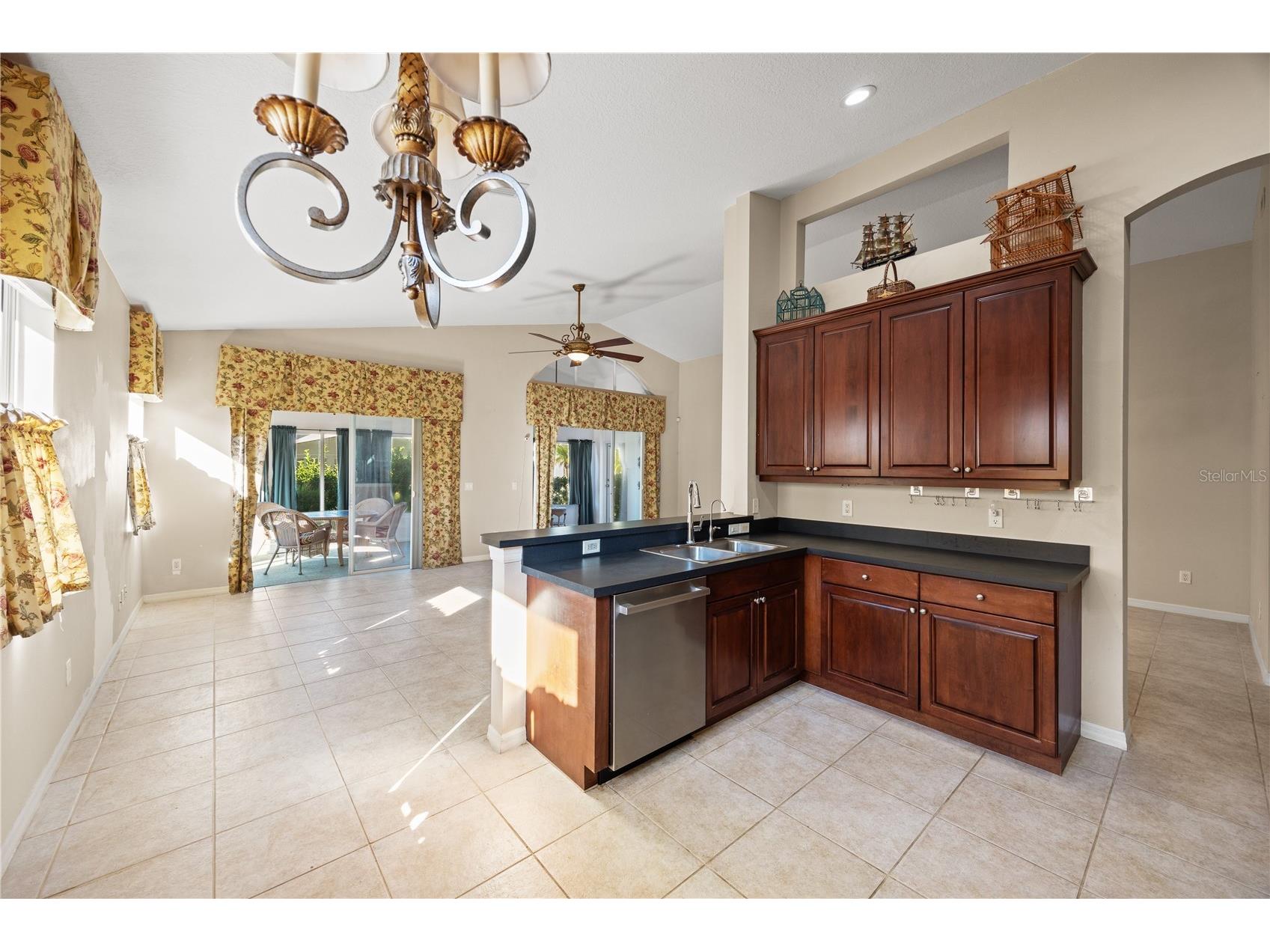 6506 42nd Street E Sarasota FL 34243 A4673884 image10