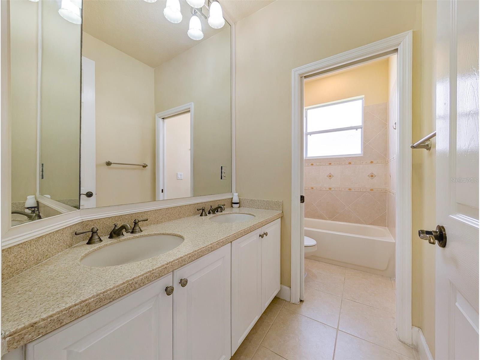 6507 37th Street E Sarasota FL 34243 A4687469 image26