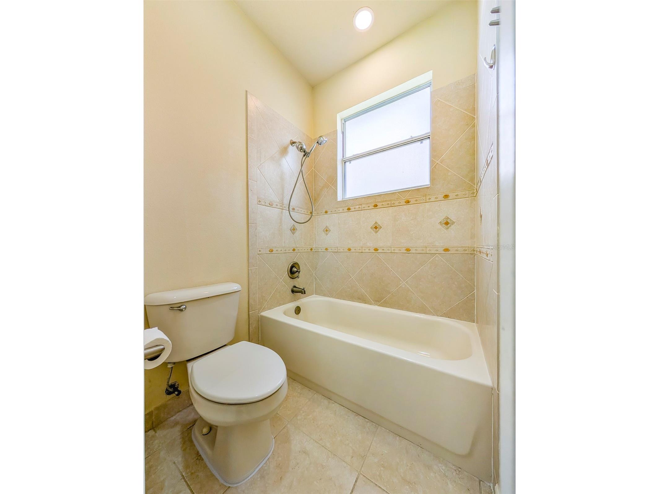 6507 37th Street E Sarasota FL 34243 A4687469 image27