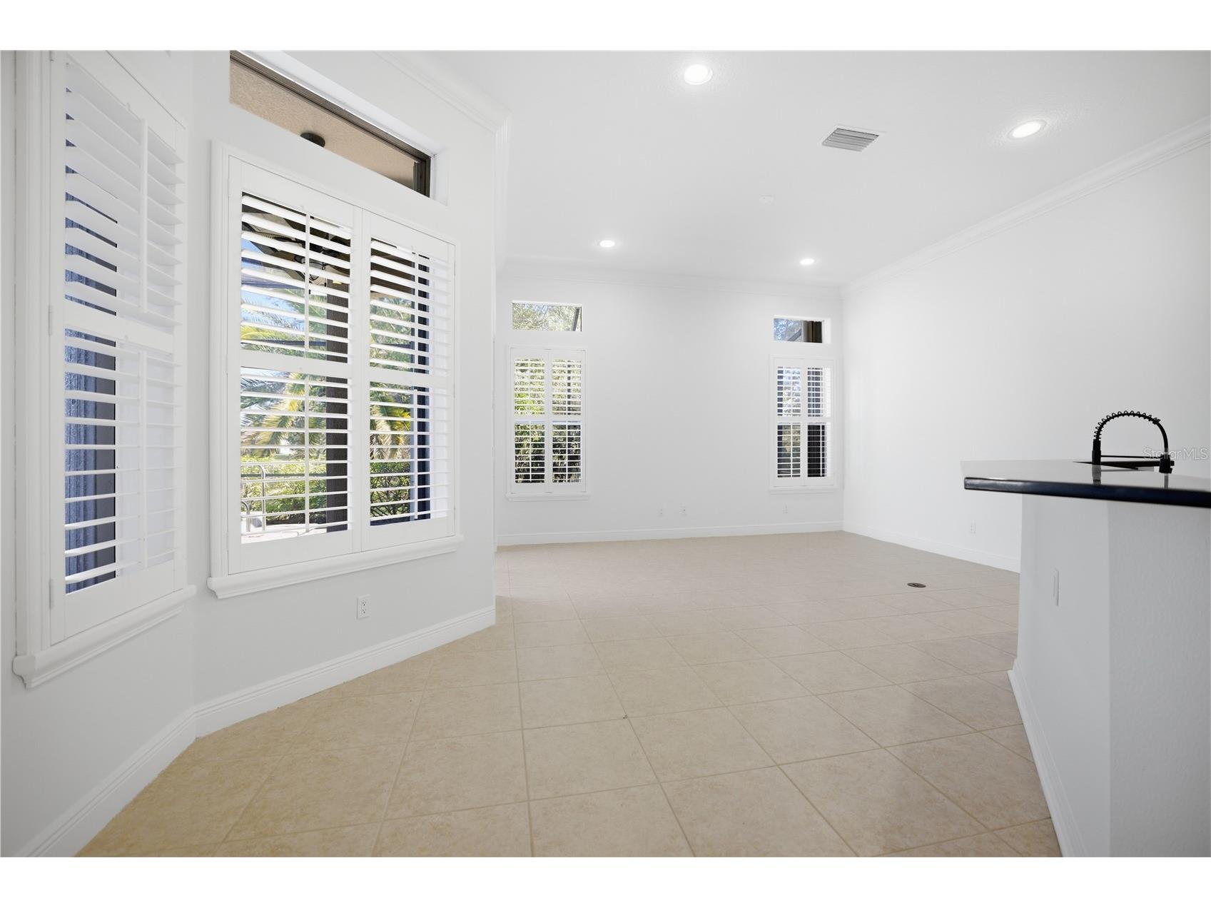 6507 41st Court E Sarasota FL 34243 A4678591 image10