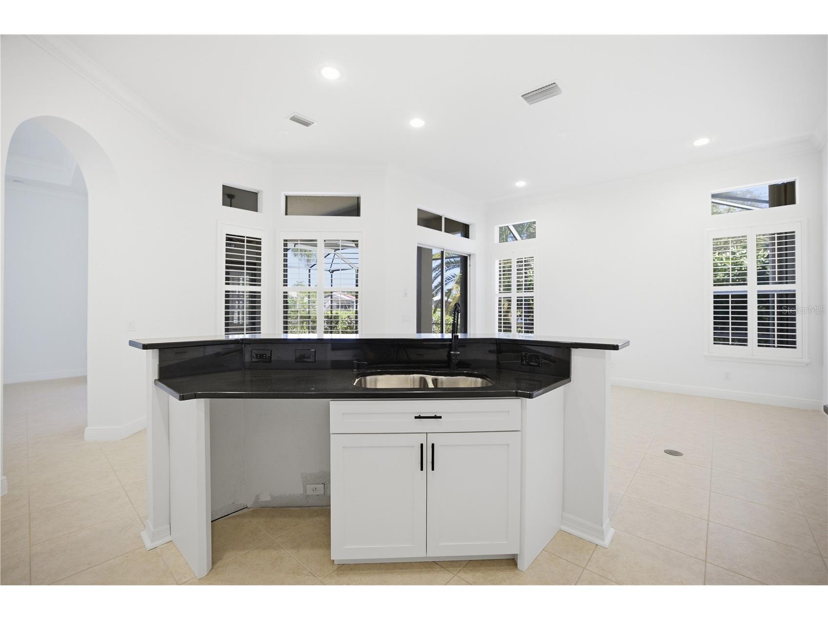 6507 41st Court E Sarasota FL 34243 A4678591 image11