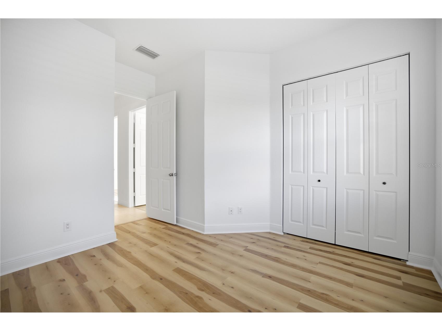 6507 41st Court E Sarasota FL 34243 A4678591 image16