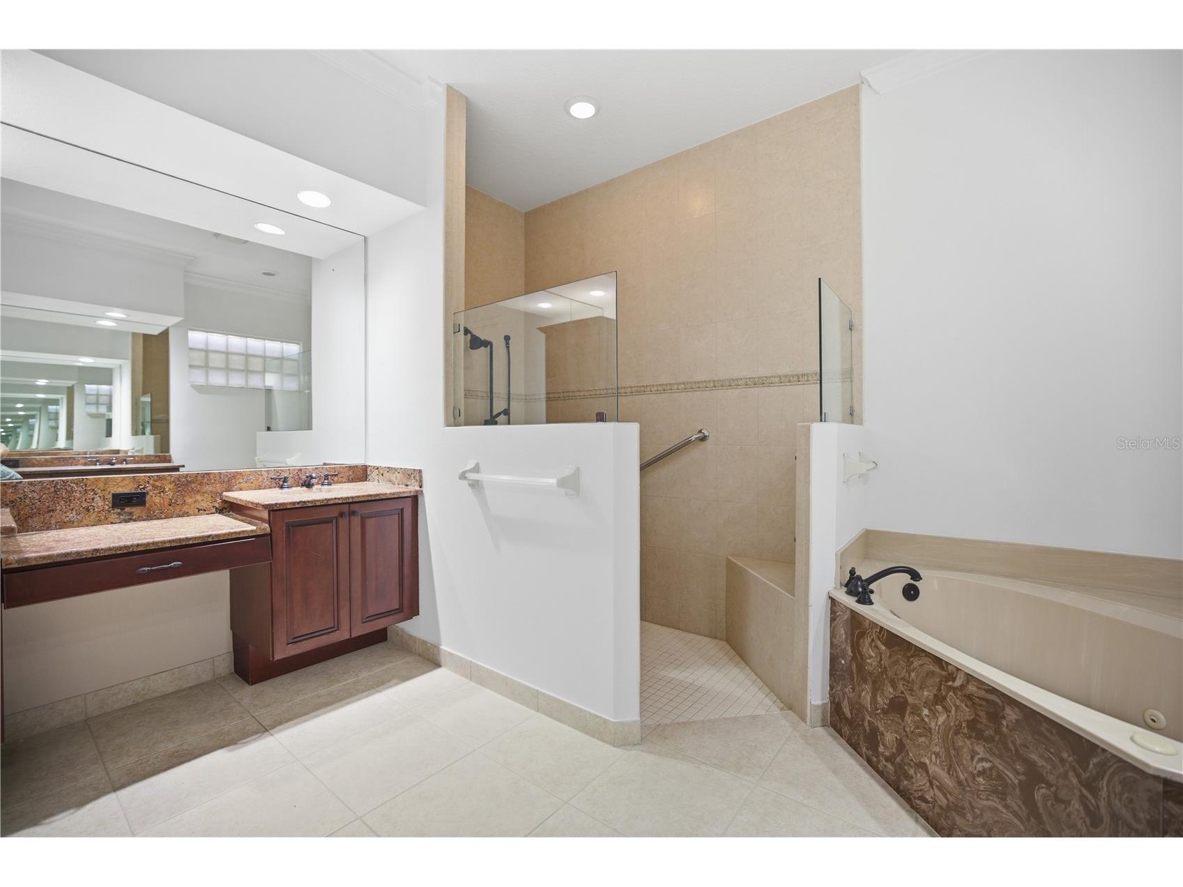 6507 41st Court E Sarasota FL 34243 A4678591 image23