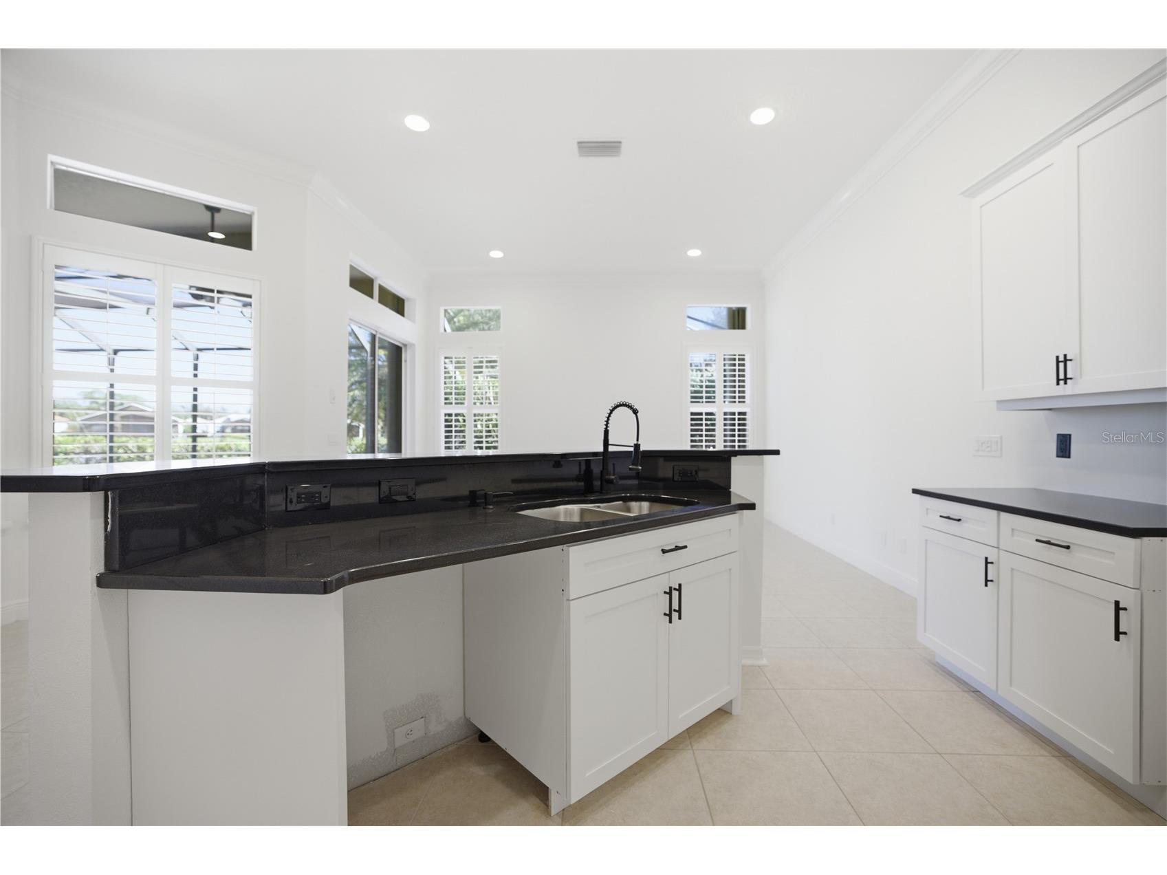 6507 41st Court E Sarasota FL 34243 A4678591 image7