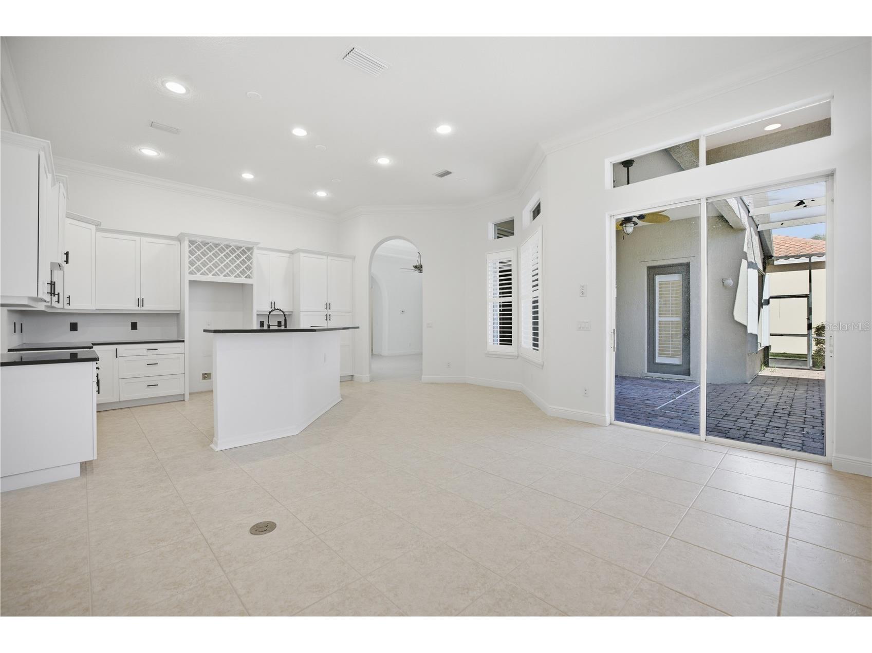 6507 41st Court E Sarasota FL 34243 A4678591 image8