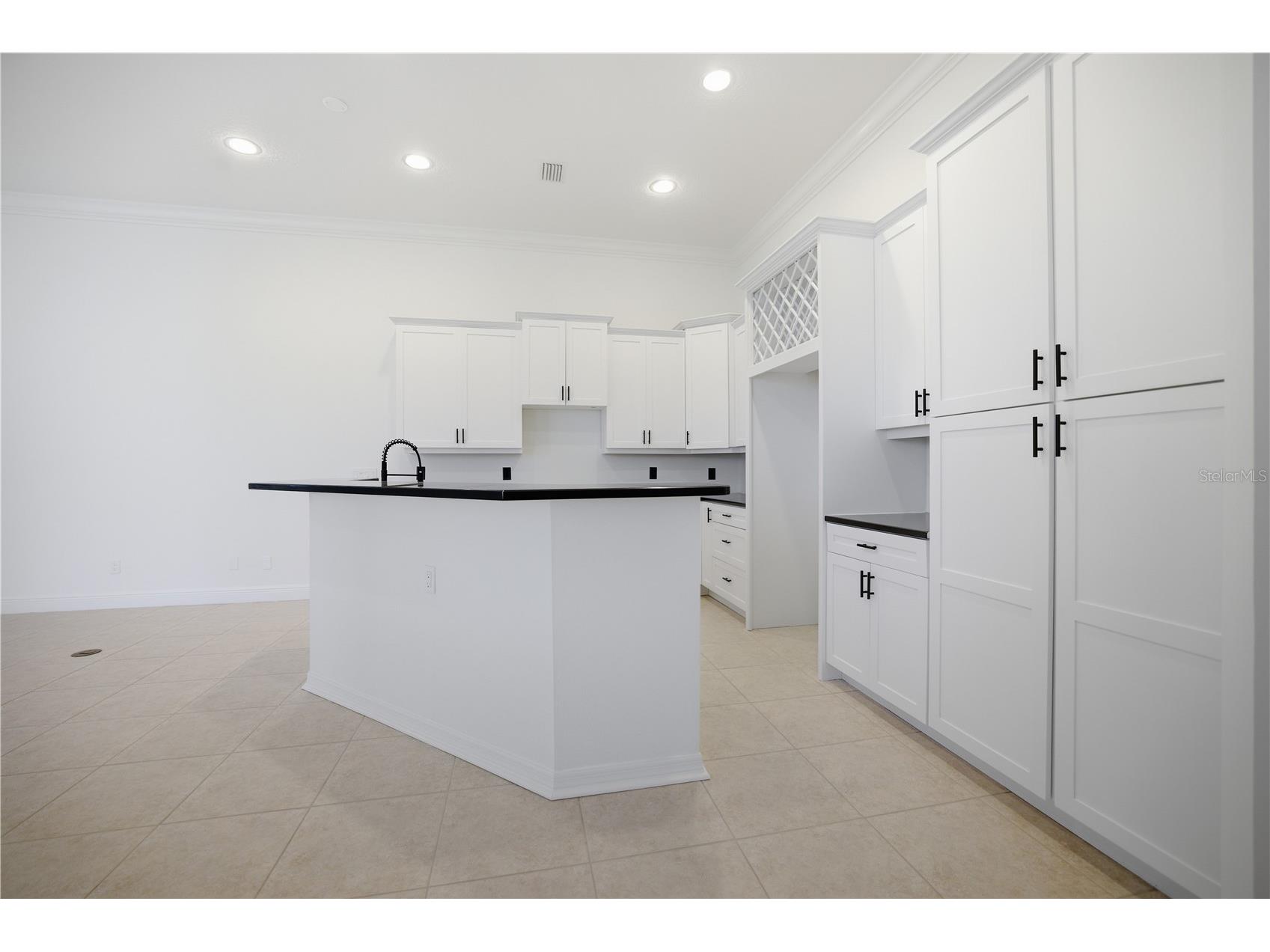 6507 41st Court E Sarasota FL 34243 A4678591 image9