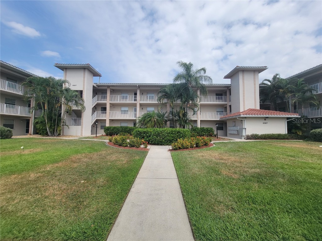 6507 Stone River Road #302 Bradenton FL 34203 A4657394 image1
