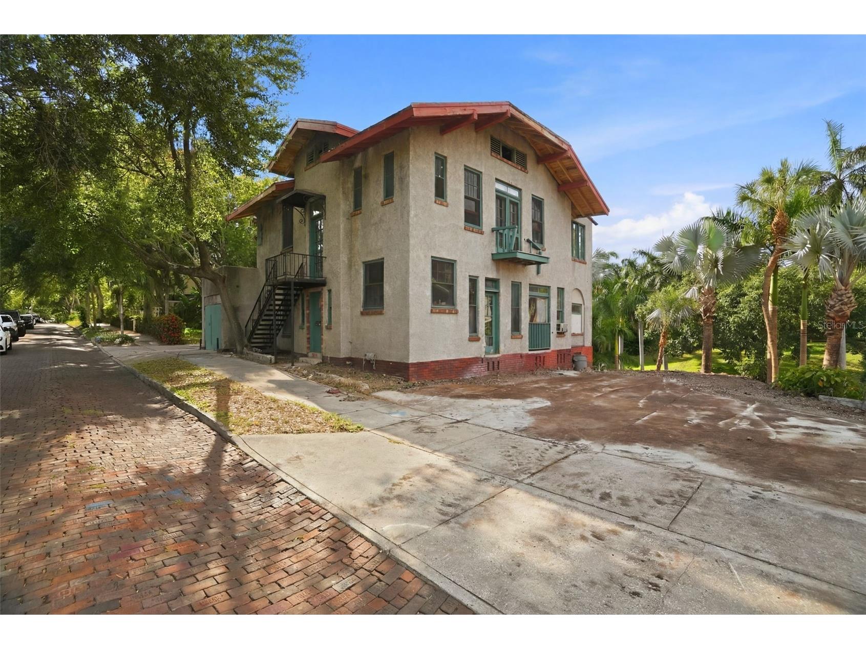 651 10th Ave S Saint Petersburg FL 33701 TB8523393 image12