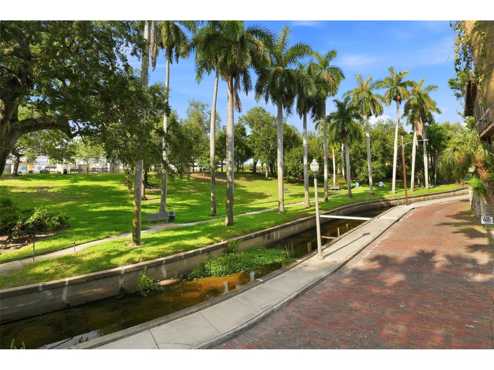 651 10th Ave S Saint Petersburg FL 33701 TB8523393 image5