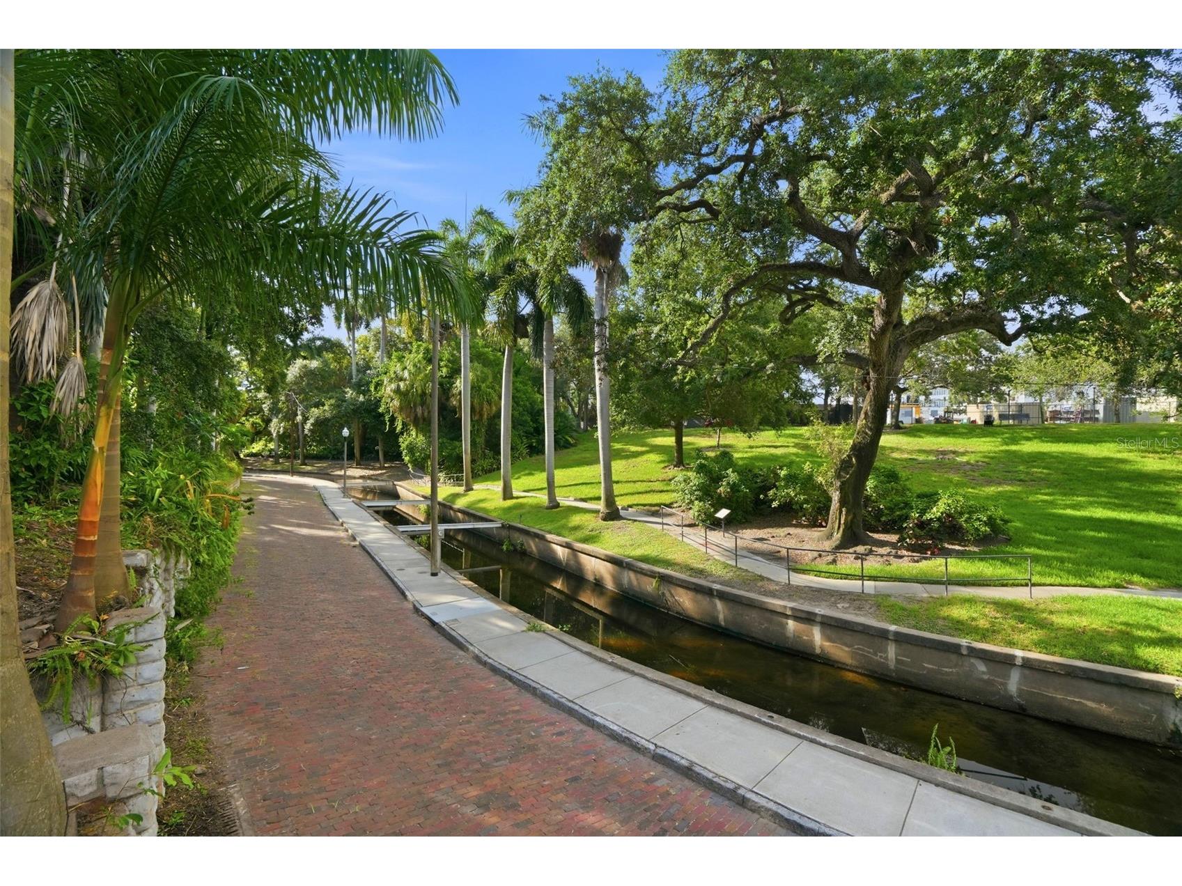 651 10th Ave S Saint Petersburg FL 33701 TB8523393 image6