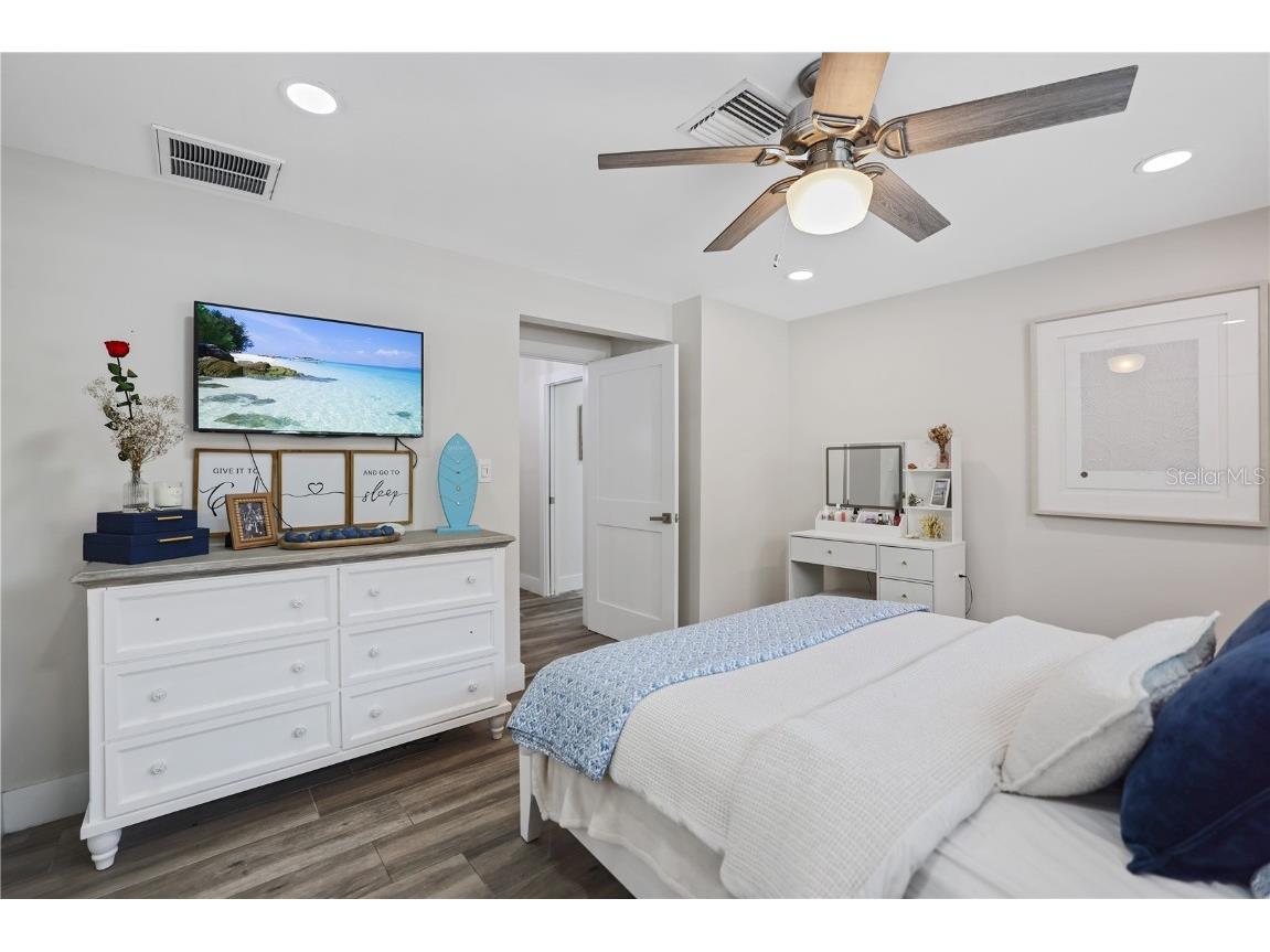 651 64th Avenue Saint Pete Beach FL 33706 TB8436130 image19