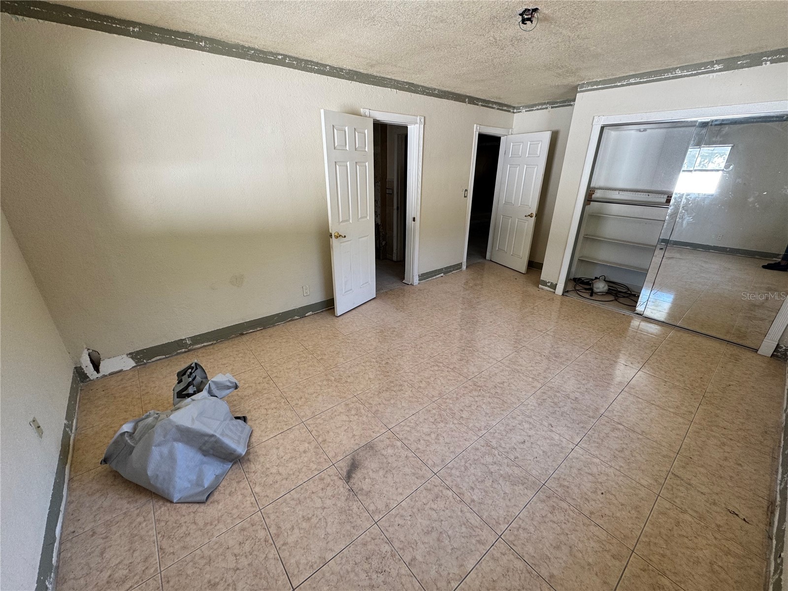 651 69th Avenue S Saint Petersburg FL 33705 L4960533 image9