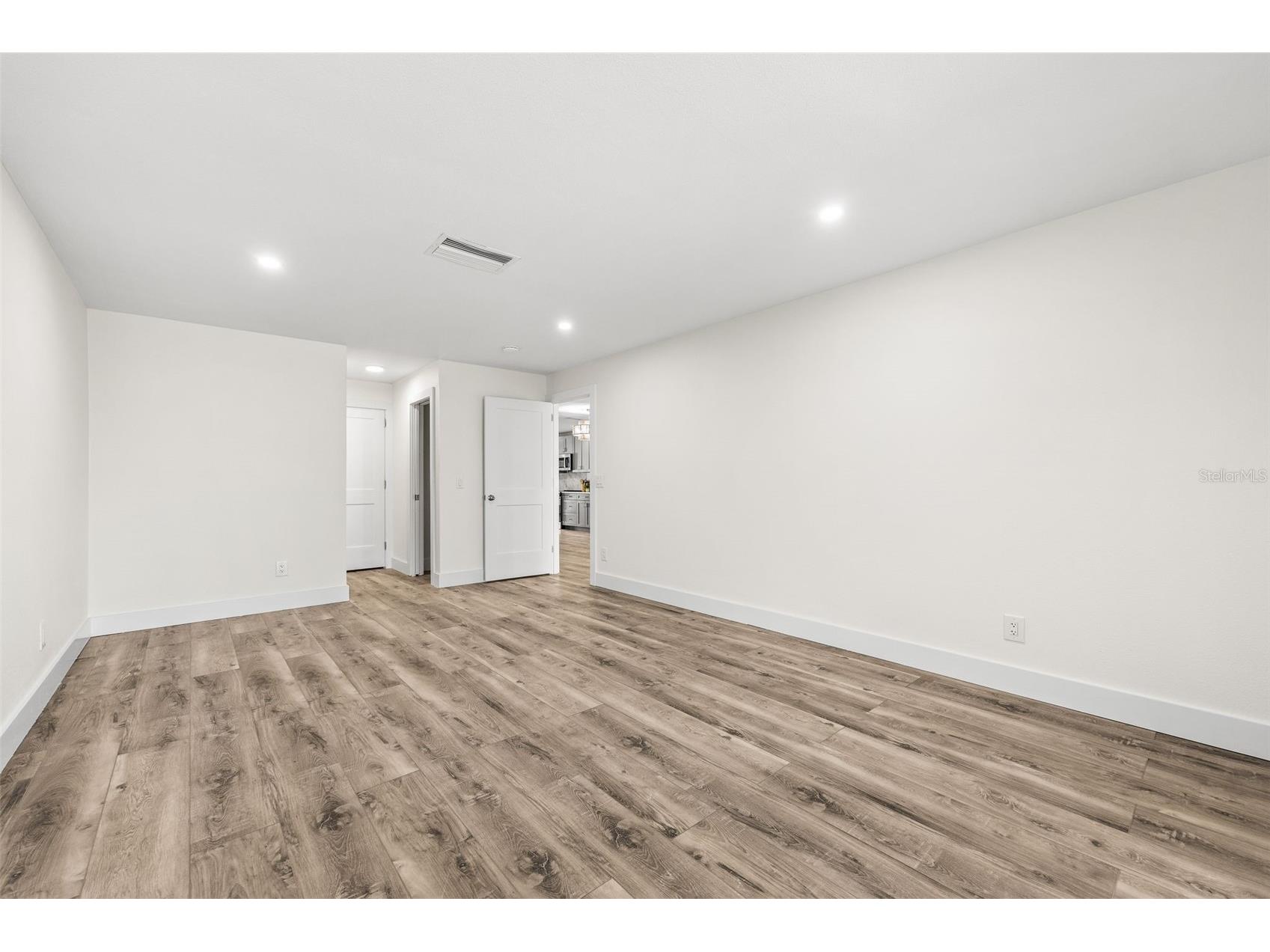 651 Boca Ciega Point Boulevard S Saint Petersburg FL 33708 - INTRACOASTAL TO GULF O6385415 image25