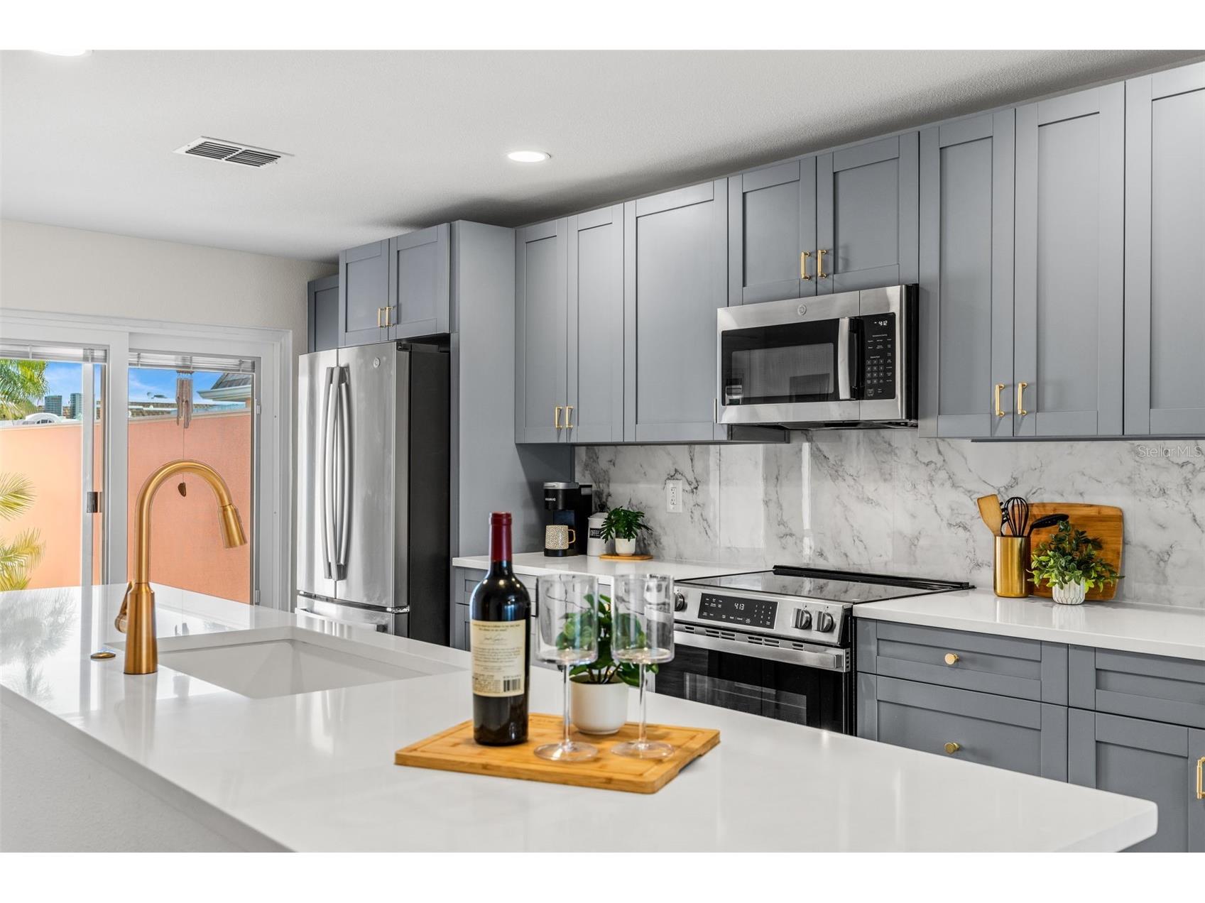 651 Boca Ciega Point Boulevard S Saint Petersburg FL 33708 - INTRACOASTAL TO GULF O6385415 image9