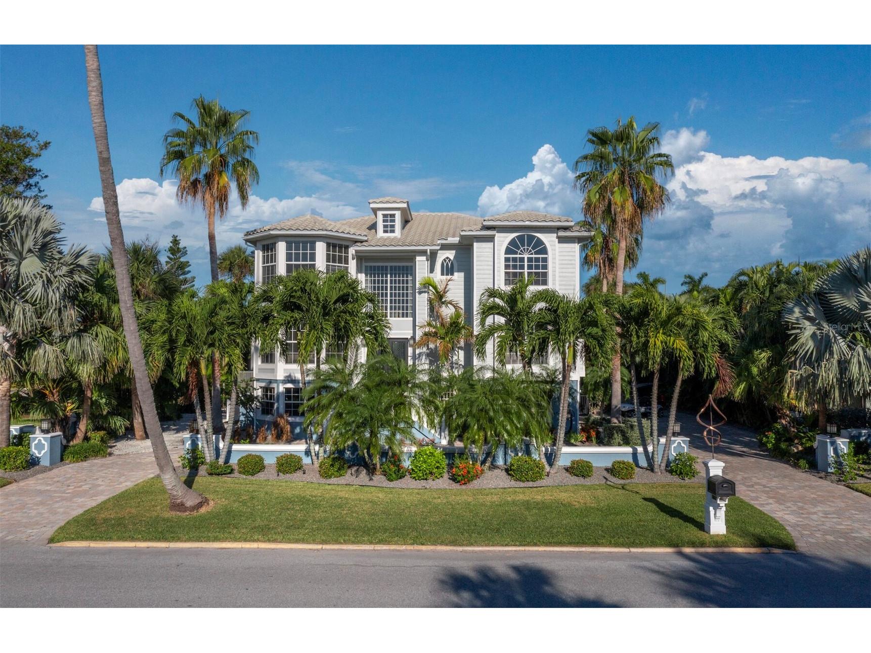 651 Broadway Street Longboat Key FL 34228 A4672952 image2