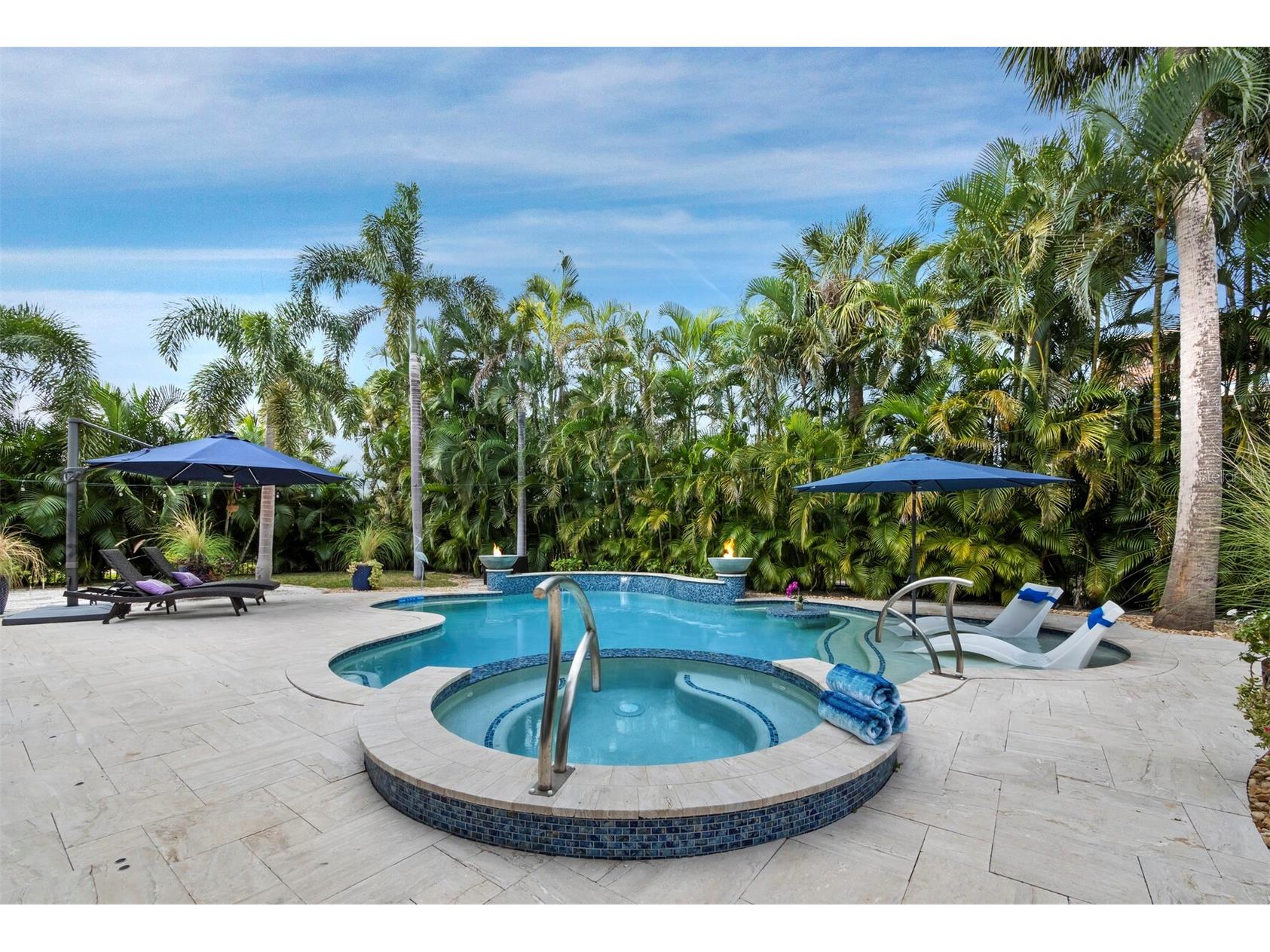 651 Broadway Street Longboat Key FL 34228 A4672952 image39