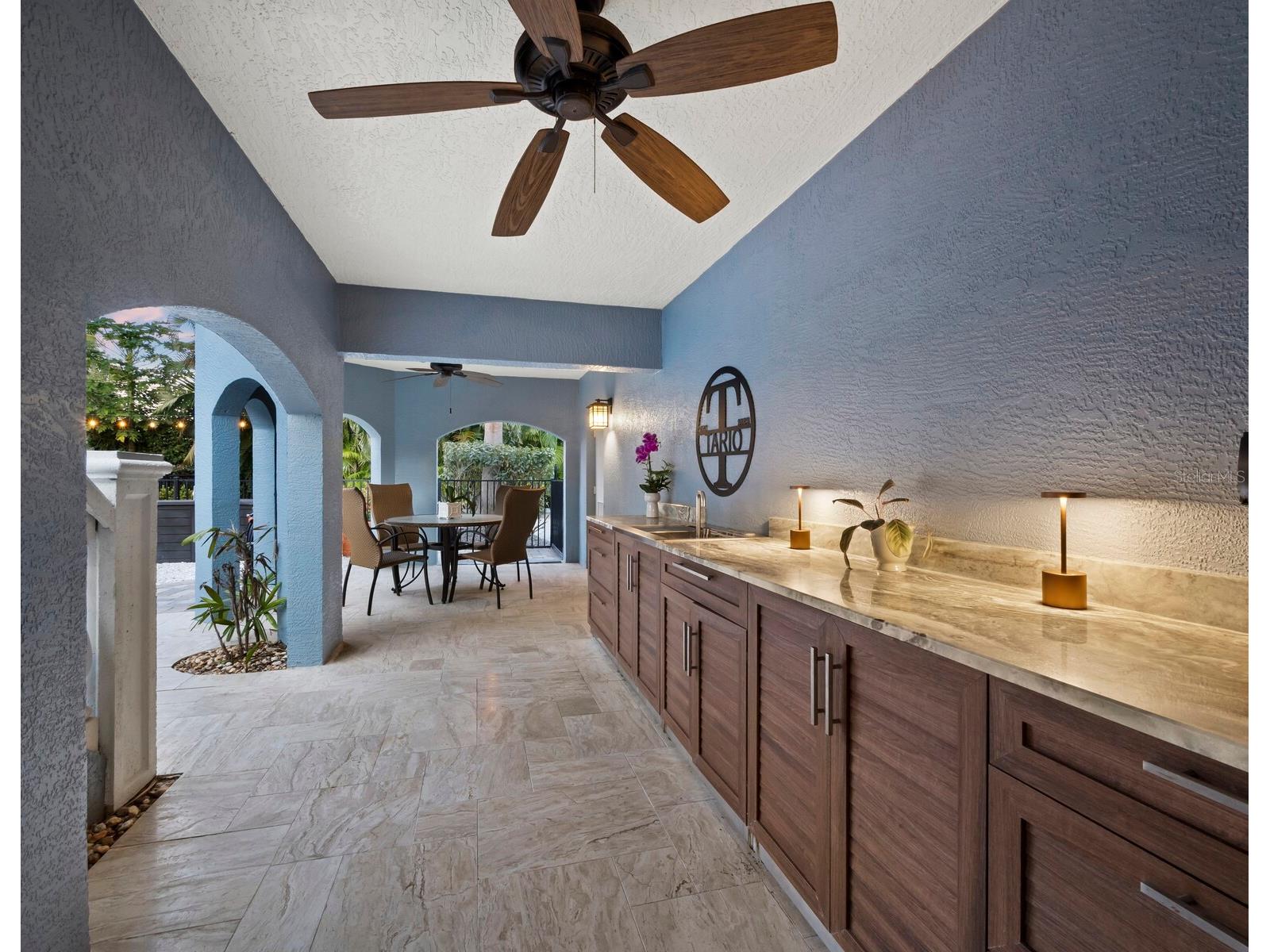 651 Broadway Street Longboat Key FL 34228 A4672952 image40