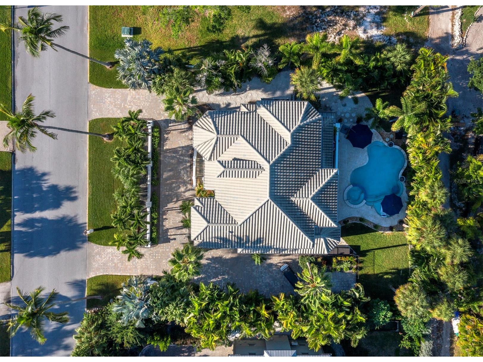 651 Broadway Street Longboat Key FL 34228 A4672952 image52